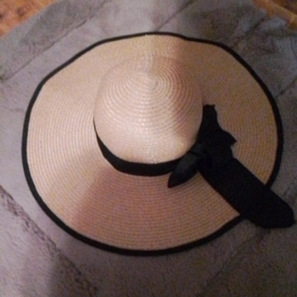 Stylish Tan and Black Ribbon Sun Hat